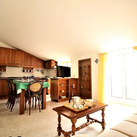 Casa Al Mare Cristina アパート スペルロンガ